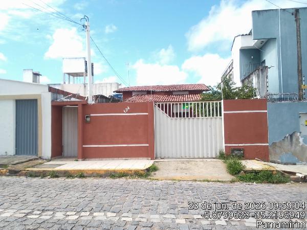 Vende-se em Parnamirim-RN  Casa, 140.00 de área total, 101.62 de área privativa, 240.00 de área do terreno,  3_qto(s), a.serv, WC, 1_sala(s), cozinha, Terraco, 1_vaga(s) de garagem.