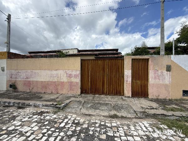Vende-se em Mossoro-RN  Casa, 58.60 de área total, 58.60 de área privativa, 200.00 de área do terreno,  2_qto(s), varanda, a.serv, WC, 1_sala(s), cozinha.