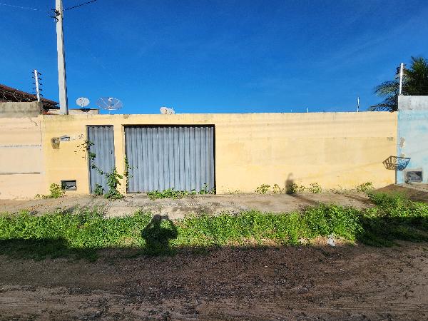 Vende-se em Mossoro-RN  Casa, 59.75 de área total, 59.75 de área privativa, 200.00 de área do terreno,  2_qto(s), varanda, a.serv, WC, 1_sala(s), cozinha.