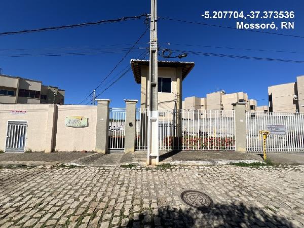 Vende-se em Mossoro-RN  apto, 56.06 de área total, 48.83 de área privativa,  2_qto(s), WC, 1_sala(s), cozinha.