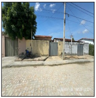 Vende-se em Triunfo Potiguar-RN  Casa, 70.00 de área total, 70.00 de área privativa, 200.00 de área do terreno,  2_qto(s), a.serv, WC, 1_sala(s), cozinha, Terraco, 1_vaga(s) de garagem.