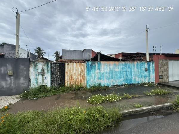 Vende-se em Natal-RN  Casa, 61.25 de área total, 61.25 de área privativa, 200.00 de área do terreno,  2_qto(s), varanda, WC, 1_sala(s), cozinha.