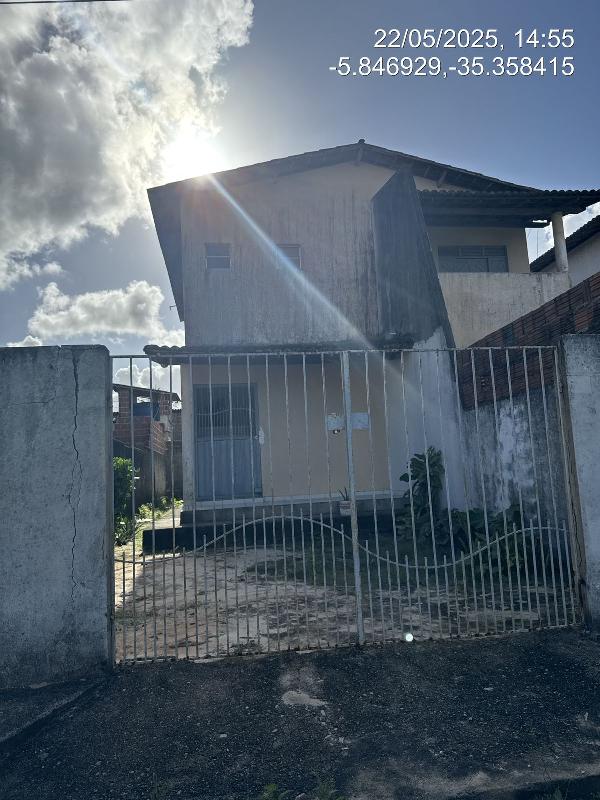 Vende-se em Macaiba-RN  Casa, 58.35 de área total, 58.35 de área privativa, 200.00 de área do terreno,  2_qto(s), varanda, a.serv, WC, 1_sala(s), cozinha.