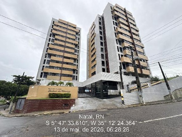 Vende-se em Natal-RN  apto, 170.86 de área privativa,  3_qto(s), varanda, a.serv, WC, WC Emp, 1_sala(s), 1 lavabo(s), DCE, cozinha, 2_vaga(s) de garagem.