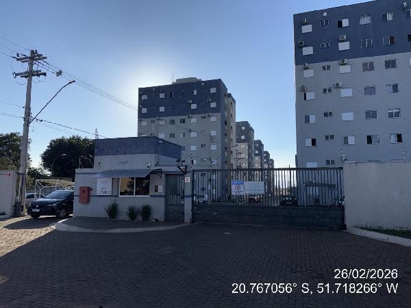 Vende-se em Tres Lagoas-MS  apto, 64.54 de área total, 54.45 de área privativa,  2_qto(s), a.serv, WC, 1_sala(s), cozinha, 1_vaga(s) de garagem.