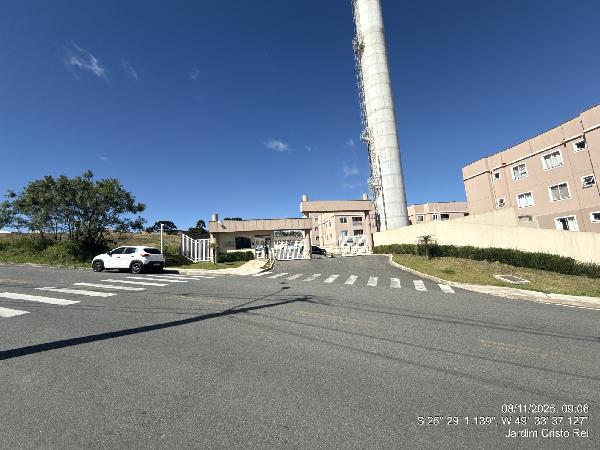 Vende-se em Campo Largo-PR  apto, 58.42 de área total, 49.94 de área privativa,  2_qto(s), a.serv, WC, 1_sala(s), cozinha, 1_vaga(s) de garagem.