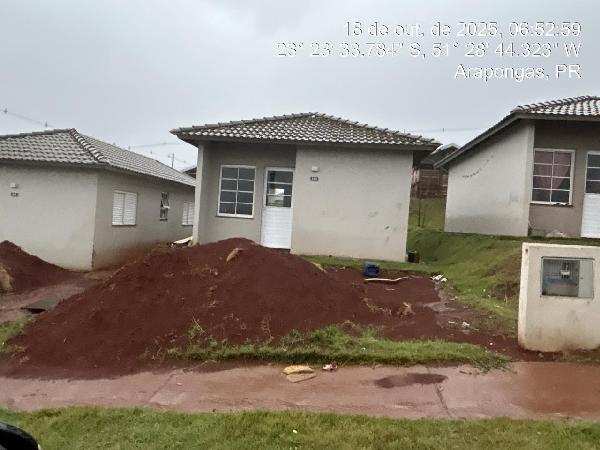 Vende-se em Arapongas-PR  Casa, 43.85 de área total, 43.85 de área privativa, 160.00 de área do terreno,  2_qto(s), a.serv, WC, 1_sala(s), cozinha, 1_vaga(s) de garagem.