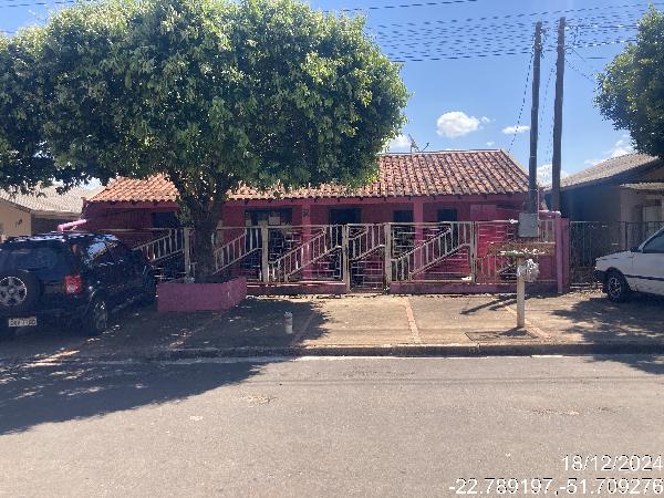 Vende-se em Cafeara-PR  Casa, 167.85 de área total, 117.85 de área privativa, 220.00 de área do terreno,  3_qto(s), a.serv, WC, 1_sala(s), cozinha.