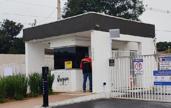 Vende-se em Campo Largo-PR  apto, 46.02 de área total, 40.31 de área privativa,  2_qto(s), a.serv, WC, 1_sala(s), cozinha, 1_vaga(s) de garagem.