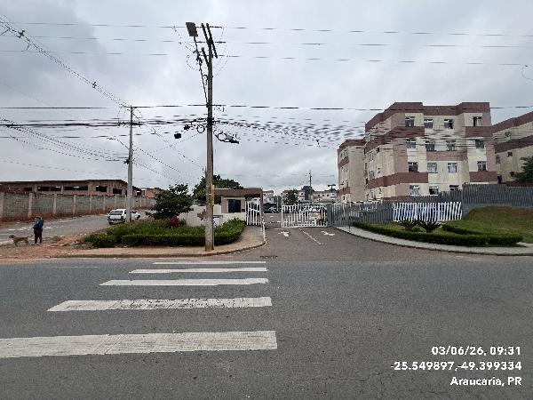 Vende-se em Araucaria-PR  apto, 47.93 de área total, 42.75 de área privativa,  2_qto(s), a.serv, WC, 1_sala(s), cozinha, 1_vaga(s) de garagem.