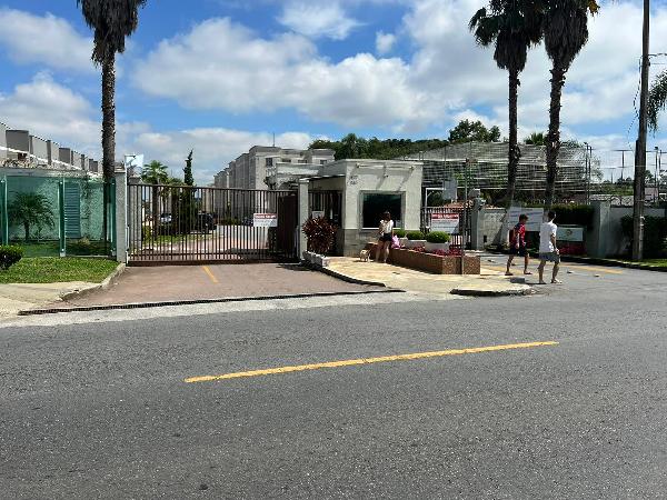 Vende-se em Araucaria-PR  apto, 51.79 de área total, 46.23 de área privativa,  2_qto(s), a.serv, WC, 1_sala(s), cozinha, 1_vaga(s) de garagem.