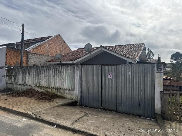 Vende-se em Castro-PR  Casa, 56.10 de área total, 56.10 de área privativa, 198.00 de área do terreno,  2_qto(s), a.serv, WC, 1_sala(s), cozinha.