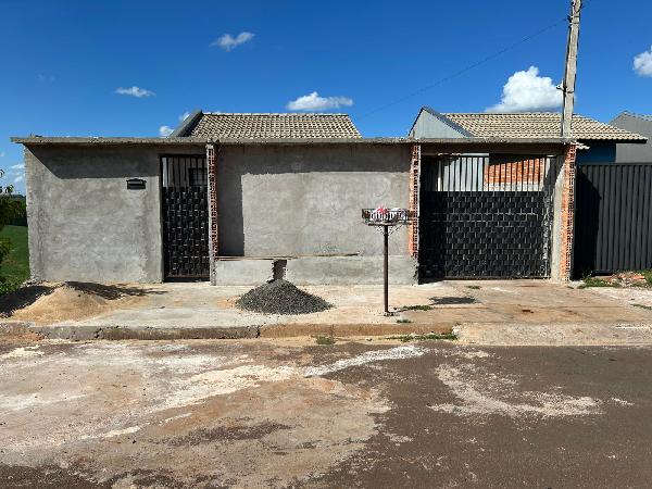 Vende-se em Apucarana-PR  Casa, 42.37 de área total, 42.37 de área privativa, 199.11 de área do terreno,  2_qto(s), a.serv, WC, 1_sala(s), cozinha, 1_vaga(s) de garagem.