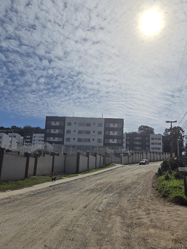 Vende-se em Campo Largo-PR  apto, 58.12 de área total, 40.31 de área privativa,  2_qto(s), WC, 1_sala(s), cozinha.
