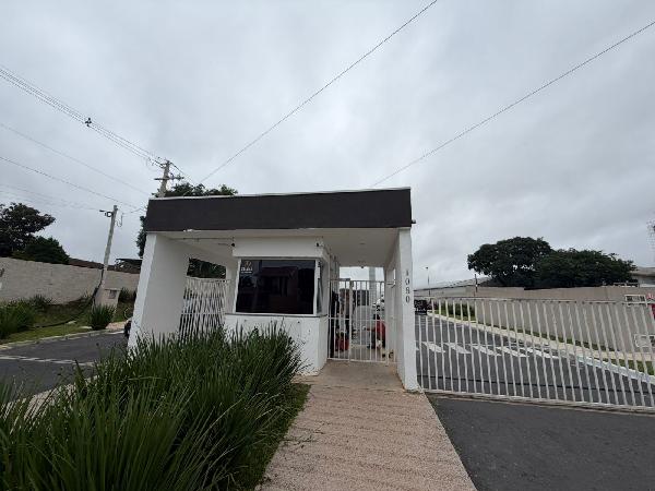 Vende-se em Campo Largo-PR  apto, 46.02 de área total, 40.31 de área privativa,  2_qto(s), a.serv, WC, 1_sala(s), cozinha, 1_vaga(s) de garagem.