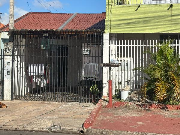 Vende-se em Curitiba-PR  Casa, 36.49 de área total, 36.49 de área privativa, 67.50 de área do terreno.
