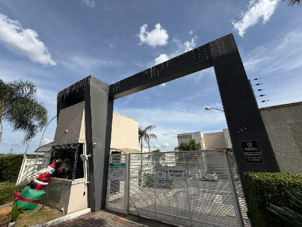 Vende-se em Araucaria-PR  apto, 46.31 de área total, 38.40 de área privativa,  2_qto(s), WC, 1_sala(s), cozinha, 1_vaga(s) de garagem.