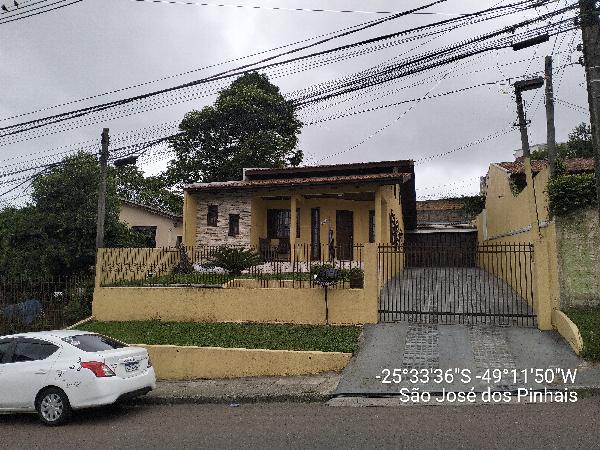 Vende-se em Sao Jose Dos Pinhais-PR  Casa, 220.33 de área privativa, 361.62 de área do terreno,  3_qto(s), WC, WC Emp, 1_sala(s), DCE, cozinha.