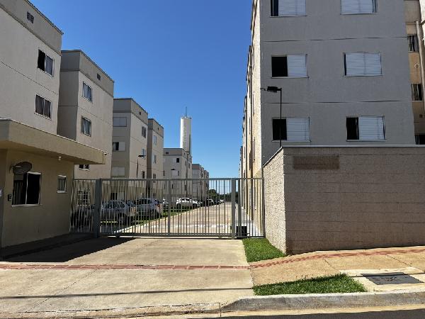 Vende-se em Londrina-PR  apto, 63.33 de área total, 43.31 de área privativa,  2_qto(s), a.serv, WC, 1_sala(s), cozinha, 1_vaga(s) de garagem.