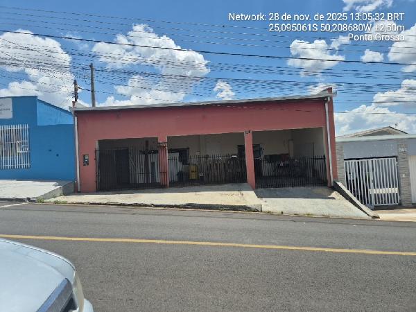 Vende-se em Ponta Grossa-PR  Casa, 204.22 de área total, 204.22 de área privativa, 288.00 de área do terreno,  3_qto(s), a.serv, WC, 2_sala(s), cozinha, 2_vaga(s) de garagem.