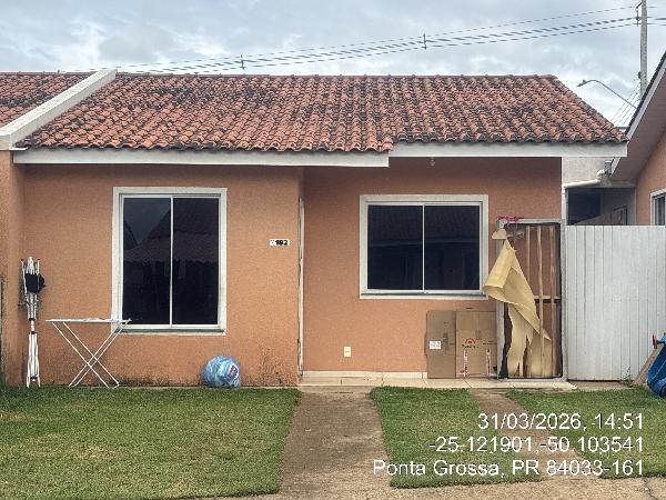 Vende-se em Ponta Grossa-PR  Casa, 57.07 de área total, 57.07 de área privativa, 214.46 de área do terreno,  2_qto(s), a.serv, WC, 1_sala(s), cozinha.