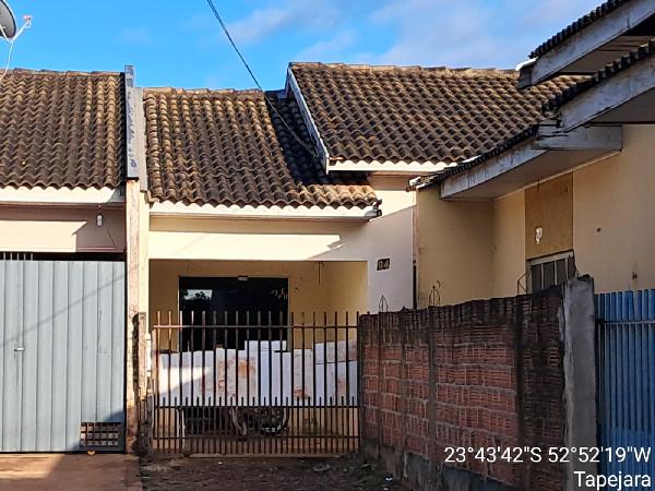 Vende-se em Tapejara-PR  Casa, 71.78 de área total, 71.78 de área privativa, 124.59 de área do terreno,  3_qto(s), a.serv, WC, 1_sala(s), cozinha, 1_vaga(s) de garagem.
