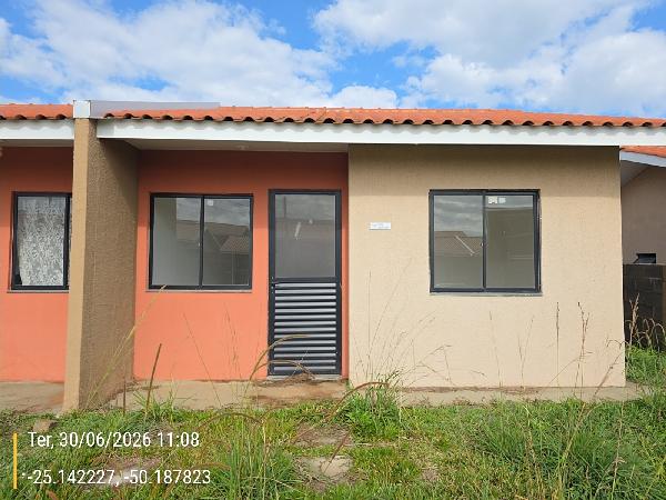 Vende-se em Ponta Grossa-PR  Casa, 42.34 de área total, 42.34 de área privativa, 150.50 de área do terreno,  2_qto(s), a.serv, WC, 1_sala(s), cozinha.