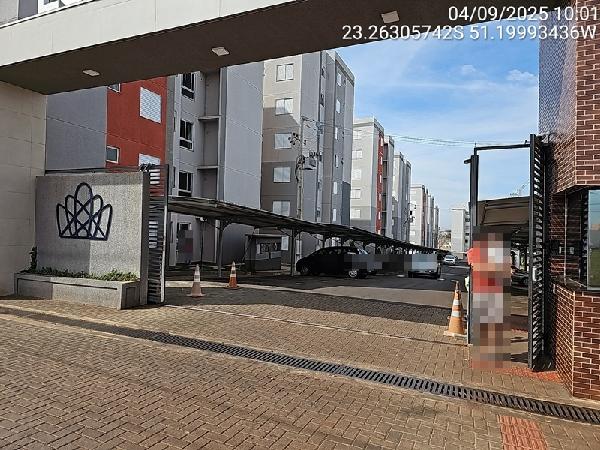 Vende-se em Londrina-PR  apto, 90.14 de área total, 47.44 de área privativa,  2_qto(s), a.serv, WC, 1_sala(s), cozinha, 1_vaga(s) de garagem.