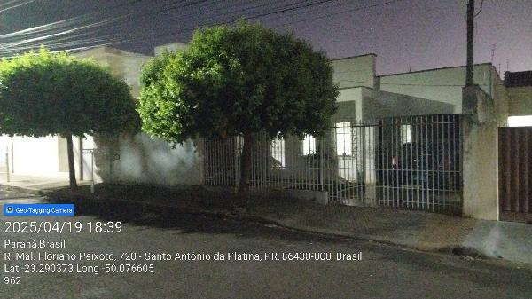 Vende-se em Santo Antonio Da Platina-PR  Casa, 320.00 de área total, 104.00 de área privativa, 440.00 de área do terreno.