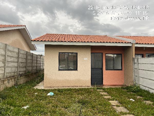Vende-se em Ponta Grossa-PR  Casa, 42.34 de área total, 42.34 de área privativa, 152.20 de área do terreno,  2_qto(s), a.serv, WC, 1_sala(s), cozinha, 1_vaga(s) de garagem.