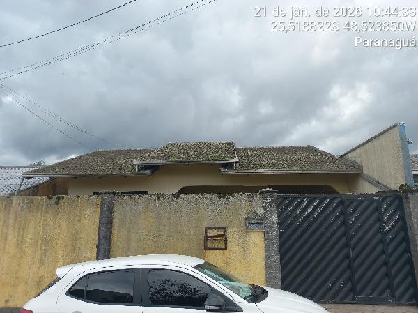 Vende-se em Paranagua-PR  Casa, 69.82 de área total, 69.82 de área privativa, 231.00 de área do terreno,  3_qto(s), a.serv, WC, 1_sala(s), cozinha.