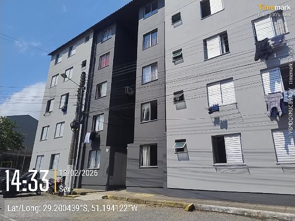 Vende-se em Caxias Do Sul-RS  apto, 46.57 de área total, 42.60 de área privativa,  2_qto(s), WC, 1_sala(s), cozinha.