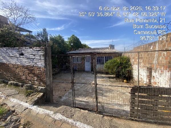 Vende-se em Camaqua-RS  Casa, 90.96 de área total, 90.96 de área privativa, 201.37 de área do terreno,  4_qto(s), a.serv, WC, 1_sala(s), cozinha, 1_vaga(s) de garagem.