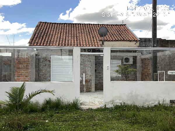 Vende-se em Capao Do Leao-RS  Casa, 43.20 de área total, 43.20 de área privativa, 294.00 de área do terreno,  2_qto(s), a.serv, WC, 1_sala(s), cozinha, 1_vaga(s) de garagem.