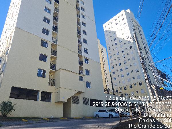 Vende-se em Caxias Do Sul-RS  apto, 77.27 de área total, 49.64 de área privativa,  2_qto(s), WC, 1_sala(s), cozinha, 1_vaga(s) de garagem.