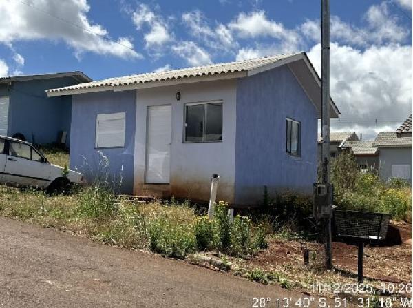 Vende-se em Lagoa Vermelha-RS  Casa, 34.91 de área total, 34.91 de área privativa, 264.00 de área do terreno,  1_qto(s), a.serv, WC, 1_sala(s), cozinha.