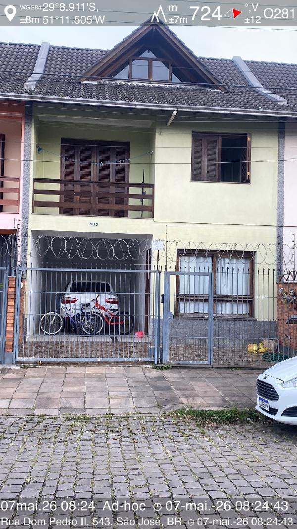 Vende-se em Caxias Do Sul-RS  Casa, 130.86 de área total, 130.86 de área privativa, 74.25 de área do terreno,  3_qto(s), a.serv, WC, 1_sala(s), 1 lavabo(s), cozinha, 1_vaga(s) de garagem.