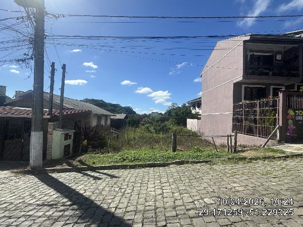 Vende-se em Caxias Do Sul-RS  Terreno, 360.00 de área do terreno.