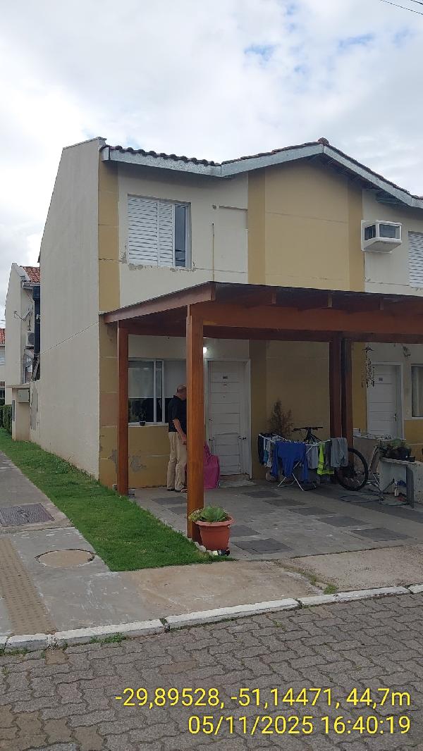 Vende-se em Canoas-RS  Casa, 116.23 de área total, 85.74 de área privativa, 116.23 de área do terreno,  2_qto(s), a.serv, WC, 1_sala(s), cozinha, 1_vaga(s) de garagem.