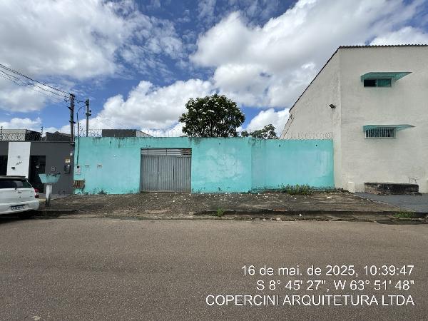Vende-se em Porto Velho-RO  Casa, 364.61 de área total, 364.61 de área privativa, 450.00 de área do terreno,  3_qto(s), a.serv, WC, WC Emp, 2_sala(s), 1 lavabo(s), cozinha.