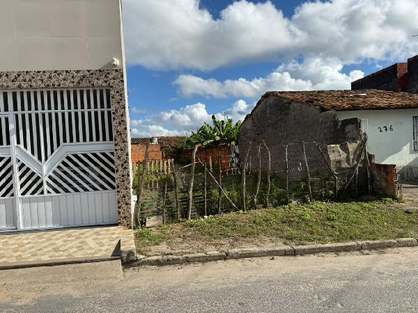 Vende-se em Nossa Senhora Das Dores-SE  Terreno, 243.86 de área do terreno.