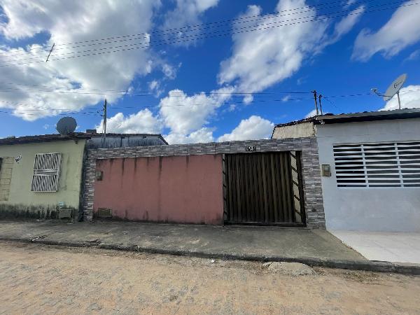 Vende-se em Araua-SE  Casa, 62.93 de área total, 62.93 de área privativa, 133.00 de área do terreno,  2_qto(s), a.serv, WC, 1_sala(s), cozinha, 1_vaga(s) de garagem.