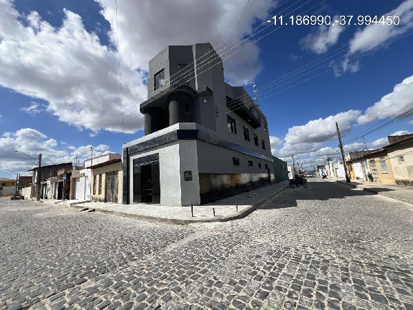 Vende-se em Tobias Barreto-SE  Casa, 160.00 de área total, 160.00 de área privativa, 200.00 de área do terreno,  3_qto(s), varanda, a.serv, WC, 2_sala(s), cozinha.