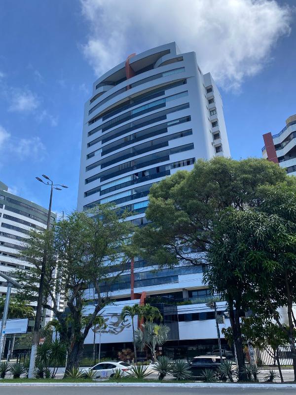 Vende-se em Aracaju-SE  apto, 395.03 de área total, 251.65 de área privativa,  3_qto(s), varanda, WC, WC Emp, 2_sala(s), cozinha, 4_vaga(s) de garagem.