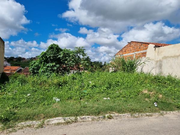 Vende-se em Nossa Senhora Do Socorro-SE  Terreno, 141.40 de área do terreno.