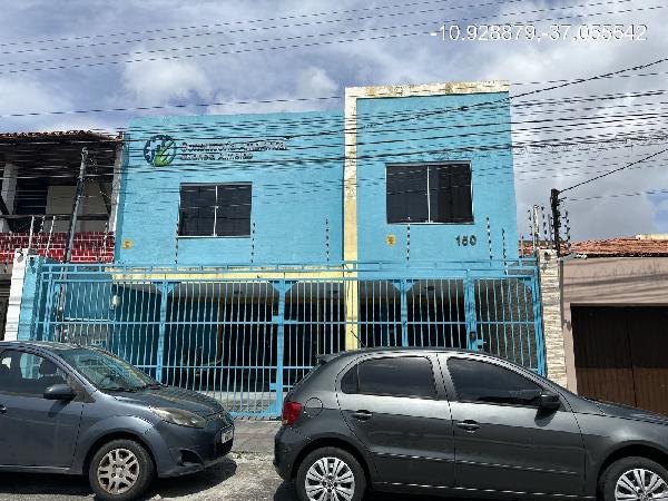 Vende-se em Aracaju-SE  casa, 359.70 de área total, 359.70 de área privativa, 250.00 de área do terreno, WC, 11_sala(s), 1_vaga(s) de garagem.