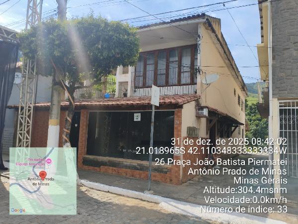 Vende-se em Antonio Prado De Minas-MG  apto, 230.53 de área total, 166.75 de área privativa,  3_qto(s), a.serv, WC, 2_sala(s), cozinha.