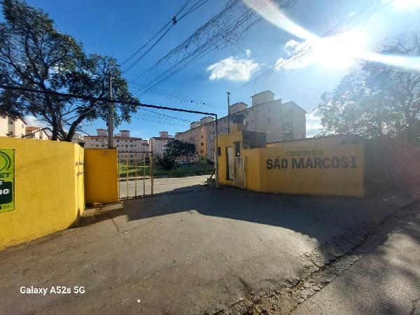 Vende-se em Betim-MG  apto, 48.96 de área total, 43.52 de área privativa,  2_qto(s), a.serv, WC, 1_sala(s), cozinha.