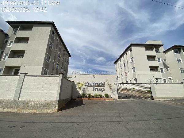 Vende-se em Betim-MG  apto, 128.53 de área total, 50.91 de área privativa,  2_qto(s), varanda, a.serv, WC, 1_sala(s), cozinha, 1_vaga(s) de garagem.