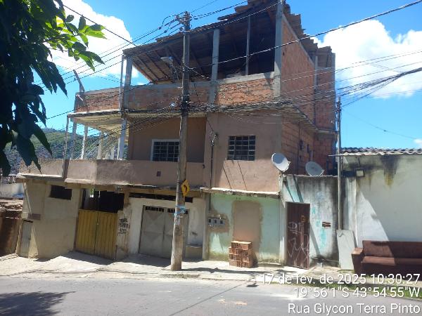 Vende-se em Belo Horizonte-MG  Terreno, 264.27 de área do terreno.